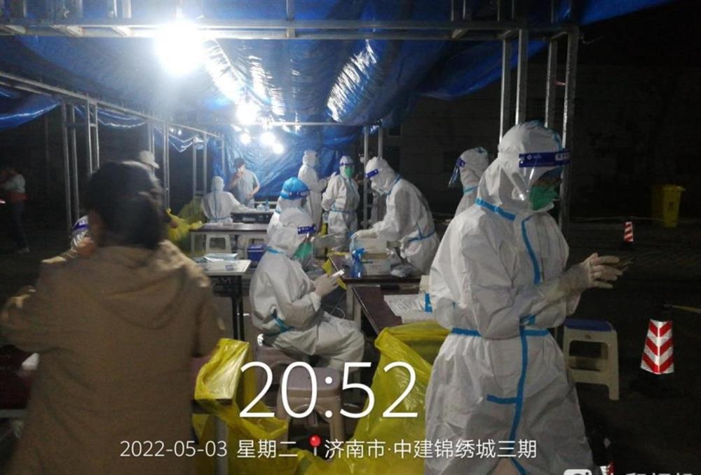 產(chǎn)發(fā)戰(zhàn)疫 |“金鐘大白”同心同行，筑牢社區(qū)疫情防控安全